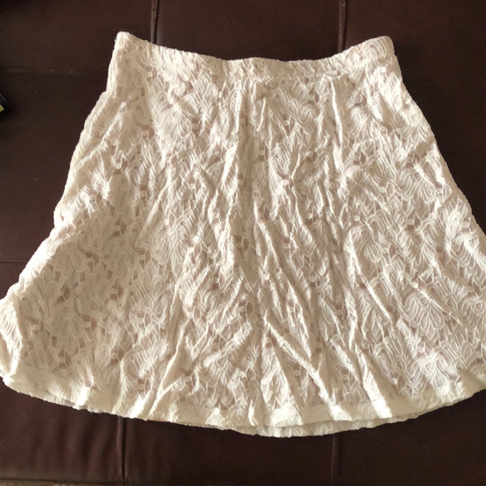 Beautiful BCBG Max Azaria lace above knee skirt